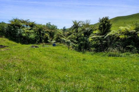 Photo of property in 325a Awai Road, Tarurutangi, New Plymouth, 4372