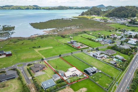 Photo of property in 13 Koromiko Drive, Coromandel, 3506