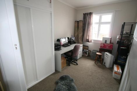 Photo of property in 2 Bracken Street, Petone, Lower Hutt, 5012