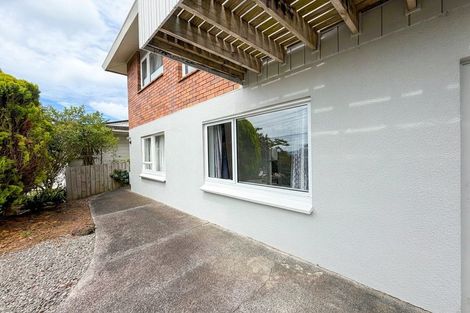 Photo of property in 23 Chivalry Road, Glenfield, Auckland, 0629