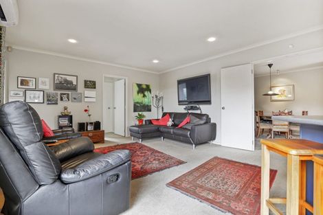 Photo of property in 1 Fencourt Place, Rototuna North, Hamilton, 3210