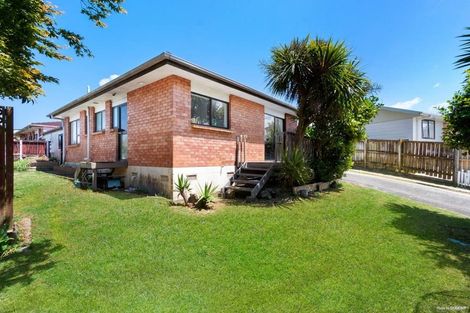 Photo of property in 1/6 Kennington Drive, Clendon Park, Auckland, 2103