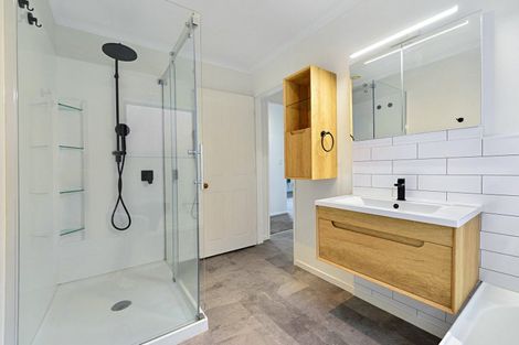 Photo of property in 87 Dixon Road, Glenview, Hamilton, 3206