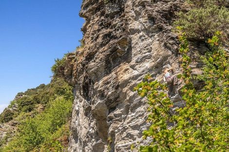 Photo of property in Manuka Grove, 13 Ewing Place, Albert Town, Wanaka, 9305