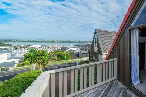 Photo of property in 2/72 Takutai Avenue, Half Moon Bay, Auckland, 2012