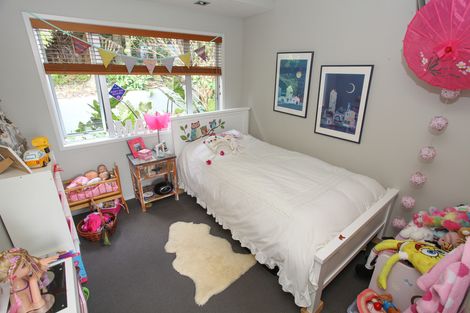 Photo of property in 44 Kaitoke Street, Raglan, 3225