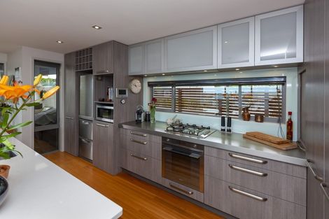 Photo of property in 116 Queens Road, Waikanae Beach, Waikanae, 5036