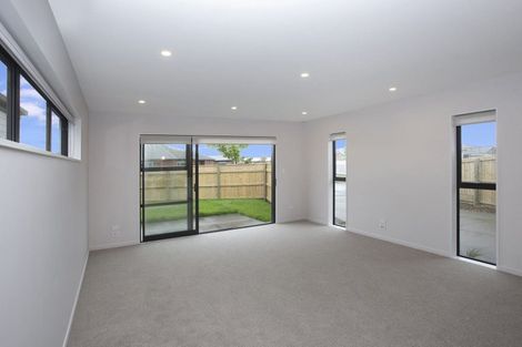 Photo of property in 2 Lussa Close, Broomfield, Christchurch, 8042