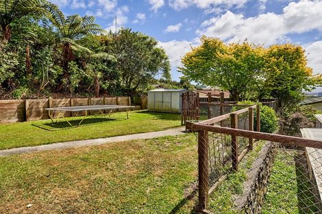 Photo of property in 16 Brasenose Place, Tawa, Wellington, 5028