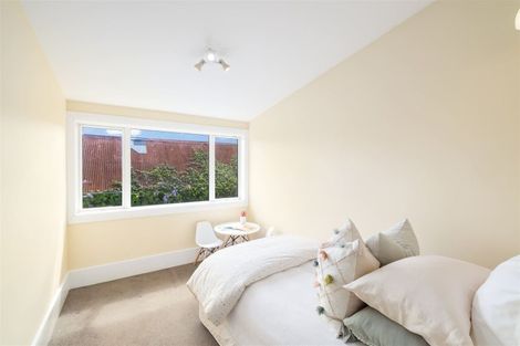 Photo of property in 17 Searells Road, Strowan, Christchurch, 8052