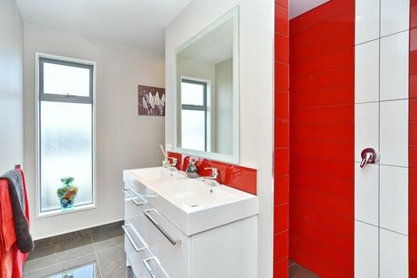 Photo of property in 100 Broadhaven Avenue, Parklands, Christchurch, 8083