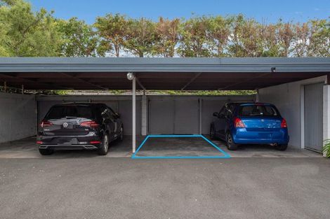 Photo of property in 3/25 Stanley Point Road, Stanley Point, Auckland, 0624