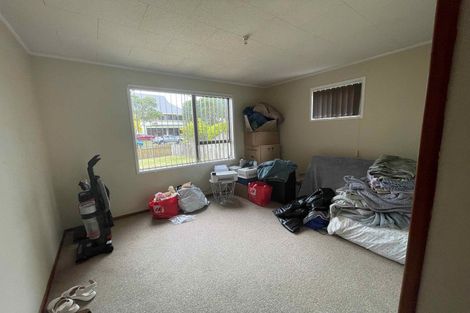 Photo of property in 17 Highland Park Drive, Highland Park, Auckland, 2010