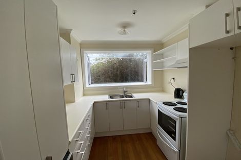 Photo of property in 10 Vista Crescent, Maoribank, Upper Hutt, 5018