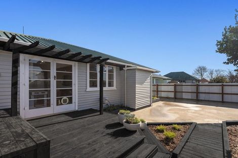 Photo of property in 15 Matai Street, Edgecumbe, 3120