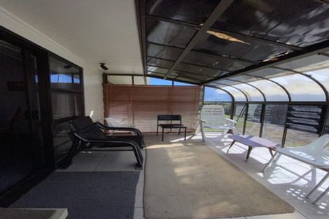 Photo of property in 1/64 Aviemore Drive, Highland Park, Auckland, 2010