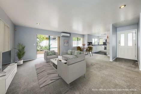 Photo of property in 2/21 Contessa Drive, Glenfield, Auckland, 0629