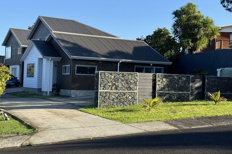 Photo of property in 17 Valhalla Drive, Beach Haven, Auckland, 0626
