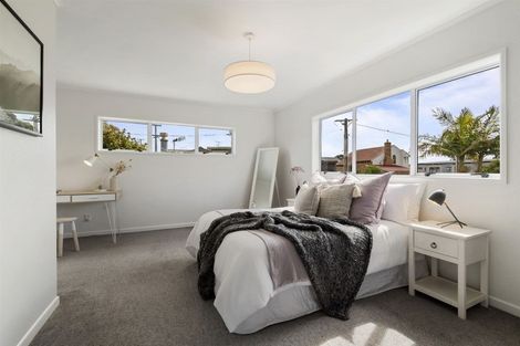 Photo of property in 21 Tui Glen Road, Birkenhead, Auckland, 0626