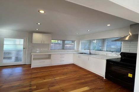Photo of property in 2/180 Archers Road, Glenfield, Auckland, 0629