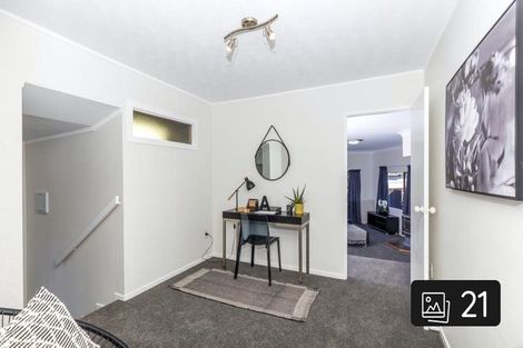 Photo of property in 33 Gilbass Avenue, Hamilton Lake, Hamilton, 3204