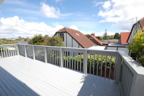 Photo of property in 2/52 Cherry Road, Bucklands Beach, Auckland, 2014
