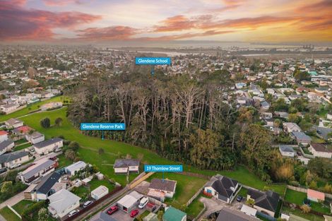 Photo of property in 19 Thornlow Street, Glendene, Auckland, 0602