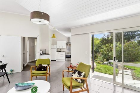 Photo of property in 1080 Sandspit Road, Sandspit, Warkworth, 0982