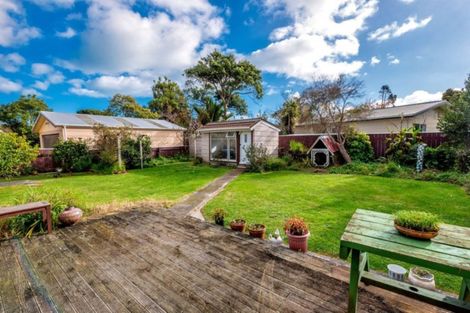 Photo of property in 5 Old Coach Road South, Otaki Beach, Otaki, 5512