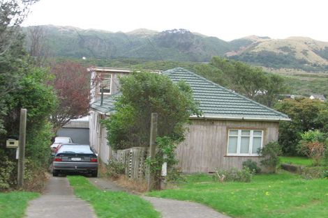 Photo of property in 43 Handyside Street, Tawa, Wellington, 5028
