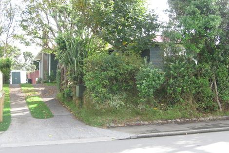 Photo of property in 17 Beazley Avenue, Paparangi, Wellington, 6037