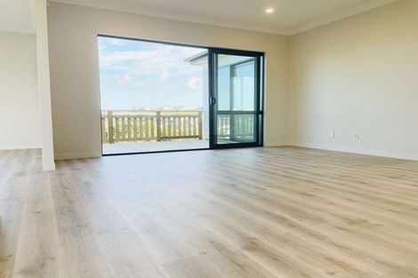 Photo of property in 16 Bine Crescent, Orewa, 0931