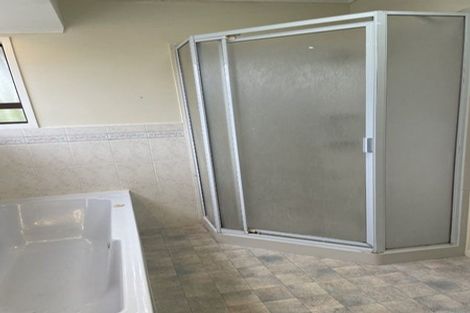 Photo of property in 35 Kirby Street, Glendene, Auckland, 0602