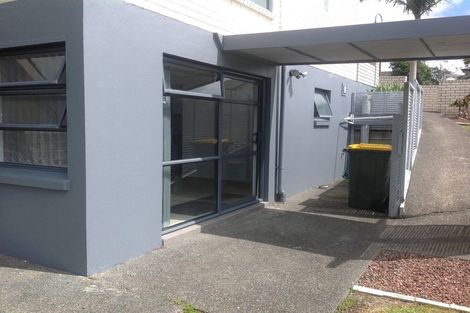 Photo of property in 12 Condor Place, Unsworth Heights, Auckland, 0632