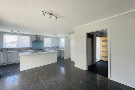 Photo of property in 86 Arimu Road, Papakura, 2110