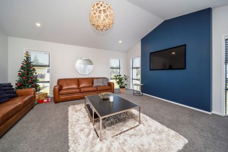 Photo of property in 18 Kotare Drive, Waiwhakaiho, New Plymouth, 4312