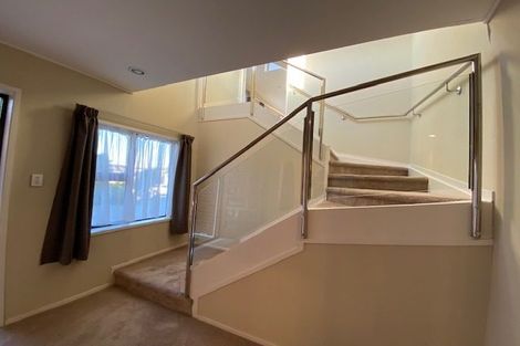 Photo of property in 5 Fielding Crescent, Farm Cove, Auckland, 2012