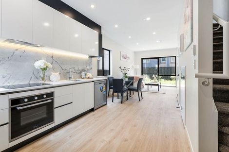 Photo of property in 42 Kiato Lane, Flat Bush, Auckland, 2019