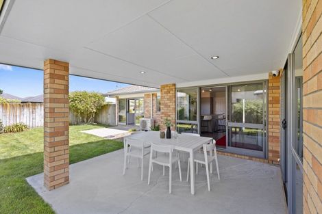 Photo of property in 21 Madison Street, Cambridge, 3434