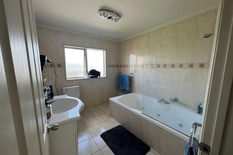 Photo of property in 42 John Davis Road, Mount Roskill, Auckland, 1041