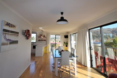 Photo of property in 37 Newcastle Street, Clyde, 9330
