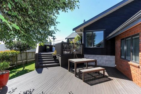 Photo of property in 24 Redwood Crescent, Hurdon, New Plymouth, 4310