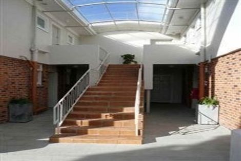 Photo of property in 3/241 Hurstmere Road, Takapuna, Auckland, 0622