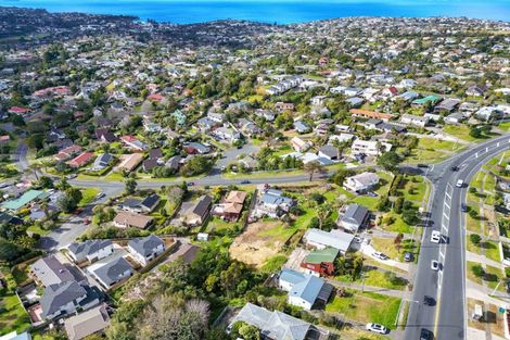 Photo of property in 579 East Coast Road, Browns Bay, Auckland, 0630