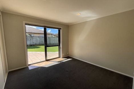 Photo of property in 4 Moravale Lane, Flat Bush, Auckland, 2016