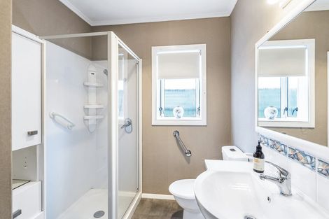 Photo of property in 93 Ruahine Street, Paraparaumu, 5032