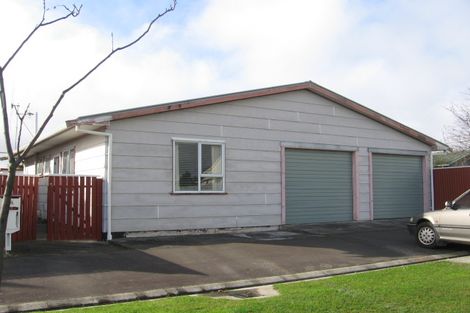 Photo of property in 68 Weston Avenue, Roslyn, Palmerston North, 4414