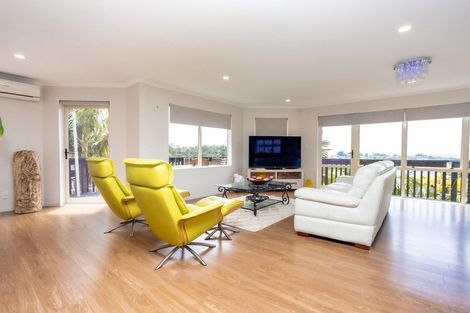 Photo of property in 941 East Coast Road, Torbay, Auckland, 0630