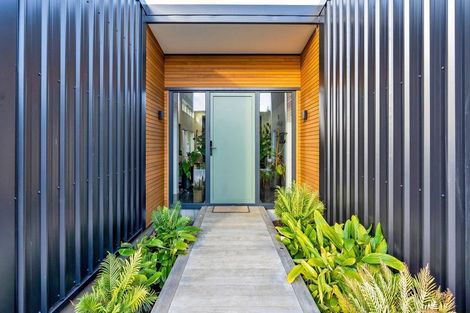 Photo of property in Tapuae, 21 Washer Road, Omata, New Plymouth, 4374