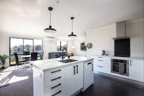 Photo of property in 43 Magnolia Drive, Westown, New Plymouth, 4310